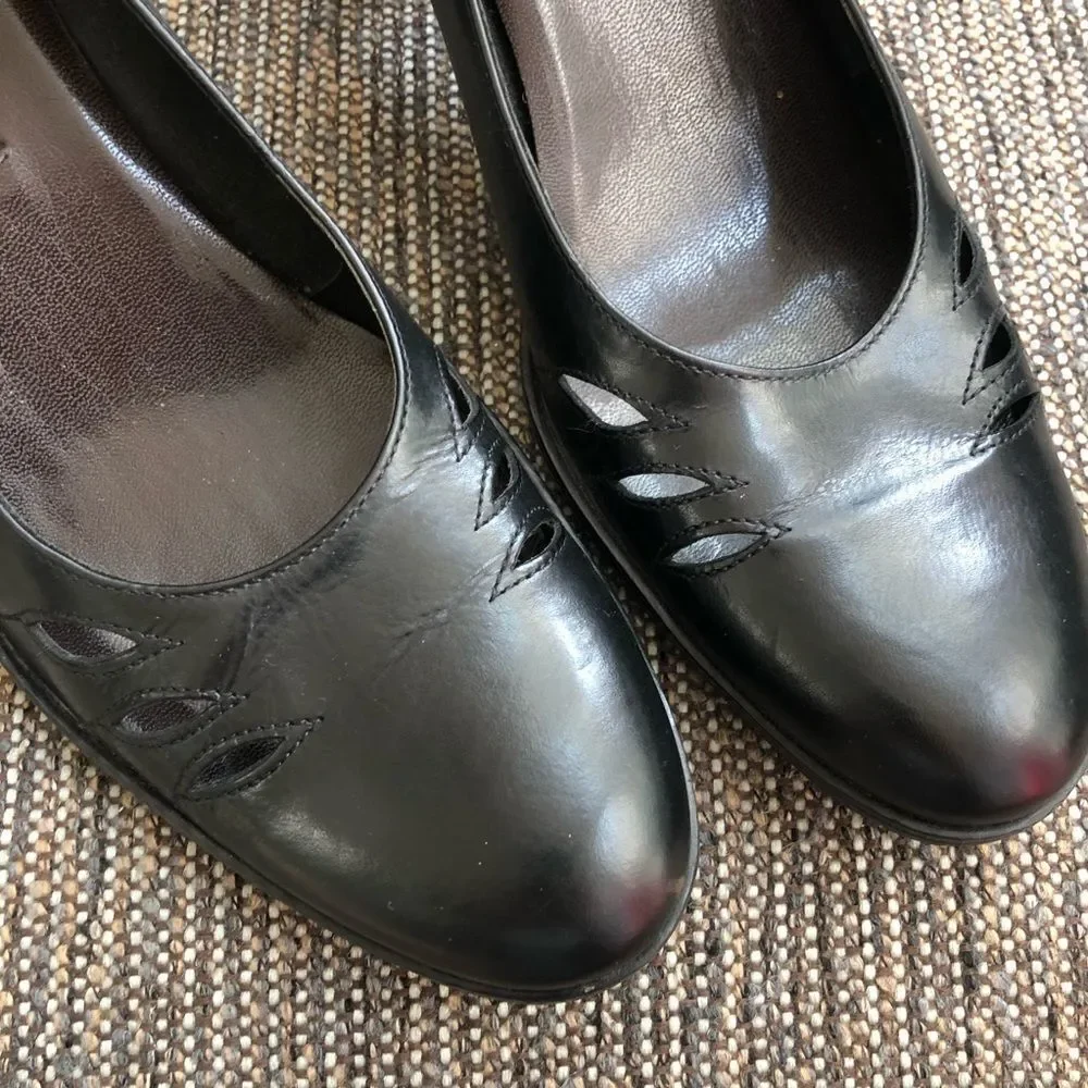 Etienne Aigner Ville Heels Laser Cut Leather 9.5